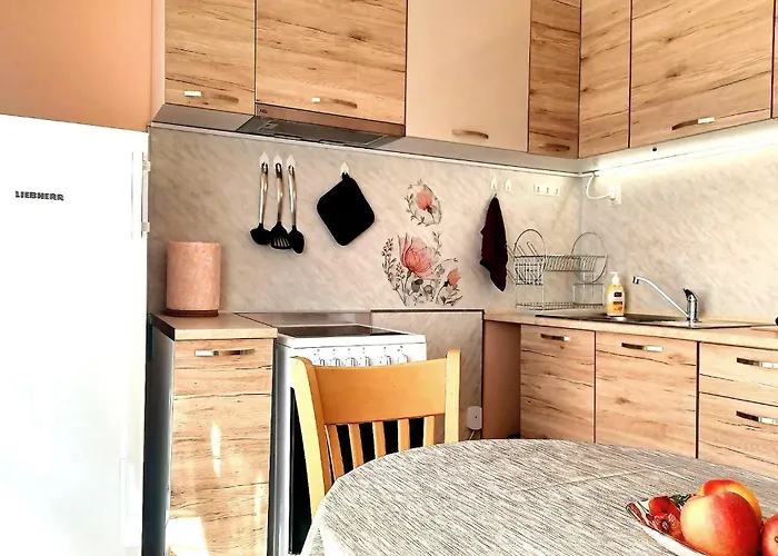 Serene Sky شقة فارنا