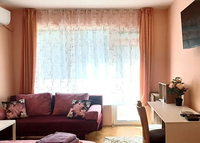 Serene Sky شقة فارنا