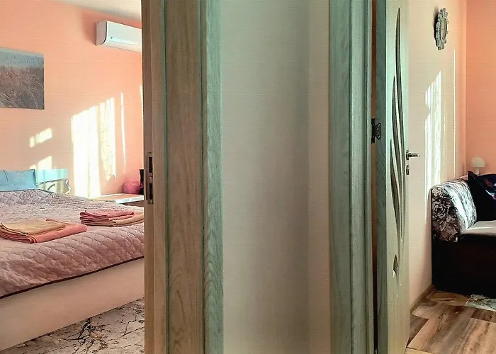 Serene Sky شقة فارنا