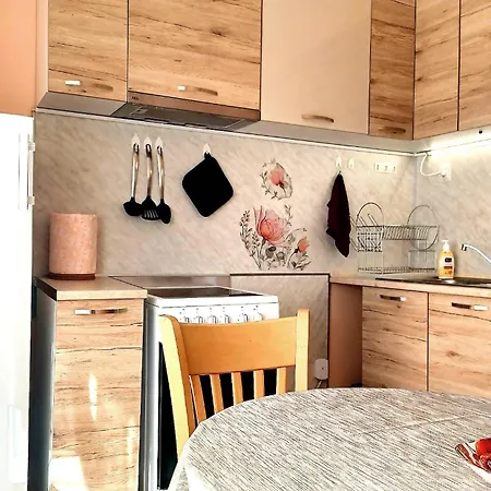 Serene Sky Apartment Warna